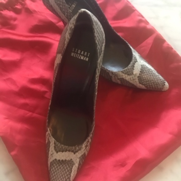 Stuart Weitzman - Picture 3 of 16